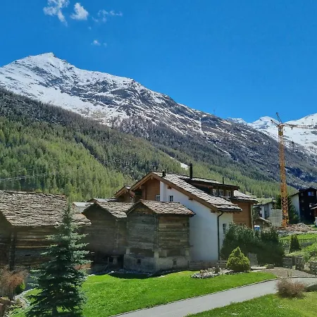 Serac 1. Stock * Saas-Fee